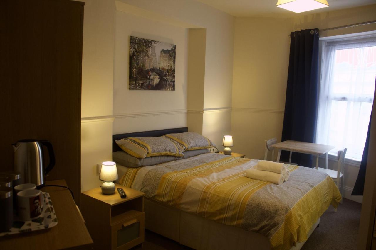 Elm Tree Guest House ويستون سوبر مير المظهر الخارجي الصورة