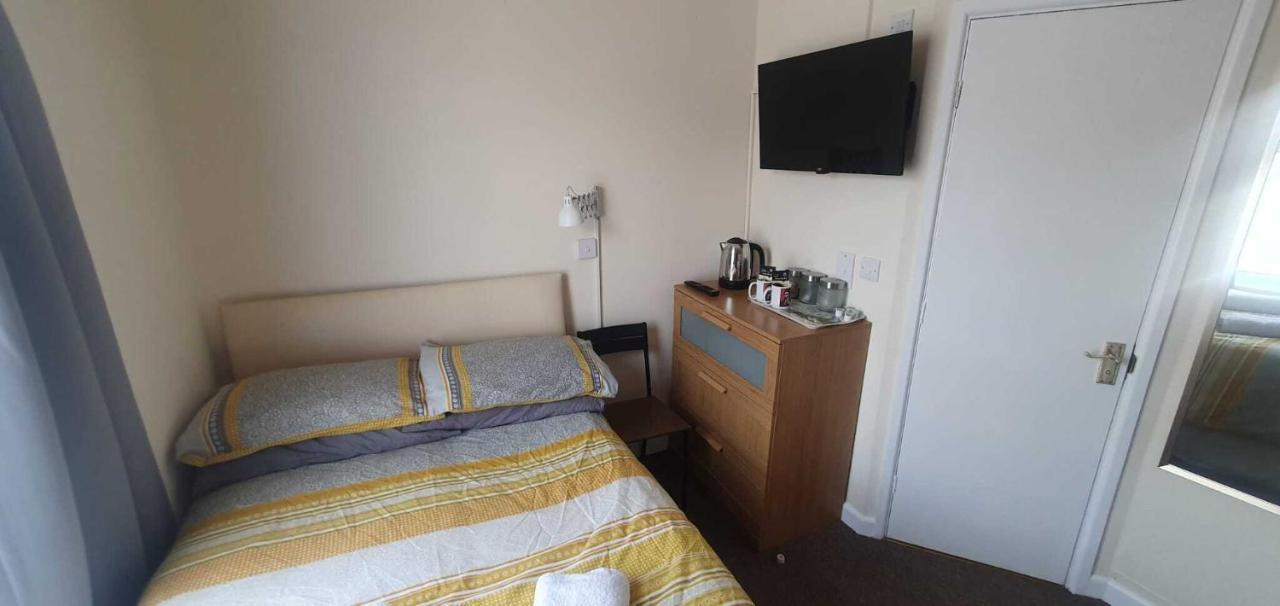 Elm Tree Guest House ويستون سوبر مير المظهر الخارجي الصورة